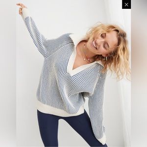 Aerie chenille sweater pullover size Small (fits S/M) Blue and White